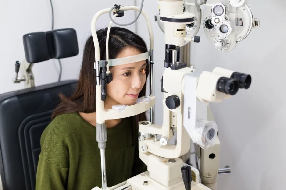 每天刷屏6小时，你的眼睛正在偷偷“罢工”！